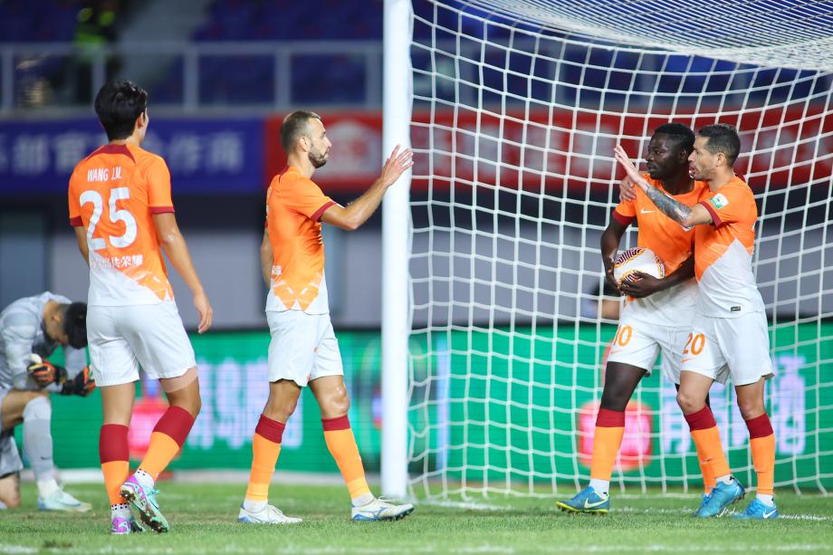 康瓜点射陶强龙扳平 武汉三镇1-1战平青岛海牛