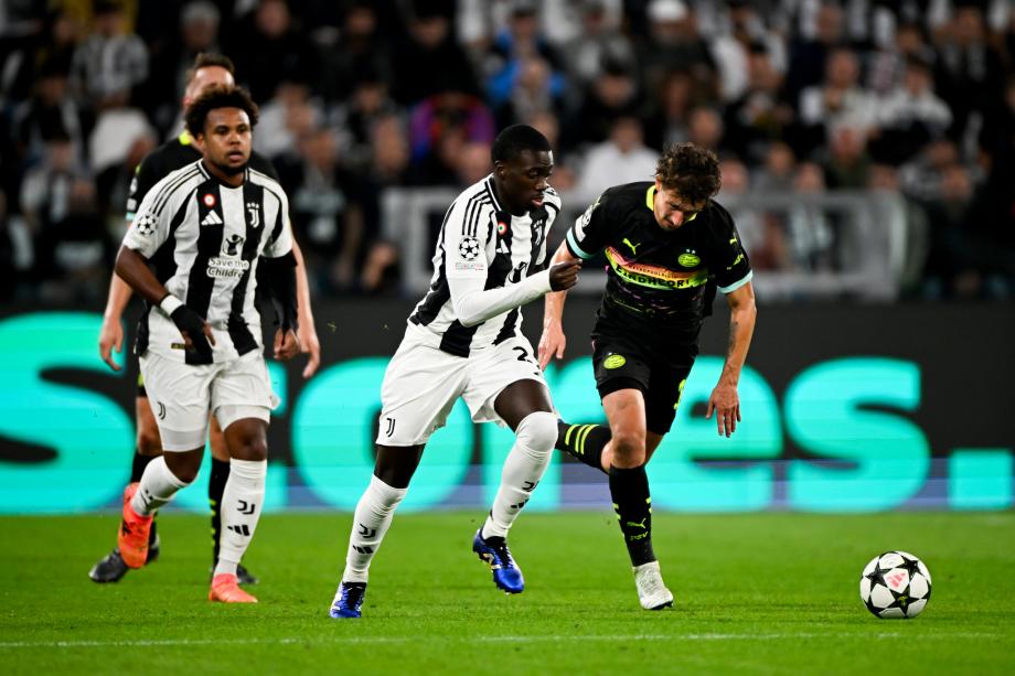 伊尔迪兹世界波 尤文3-1埃因霍温取开门红