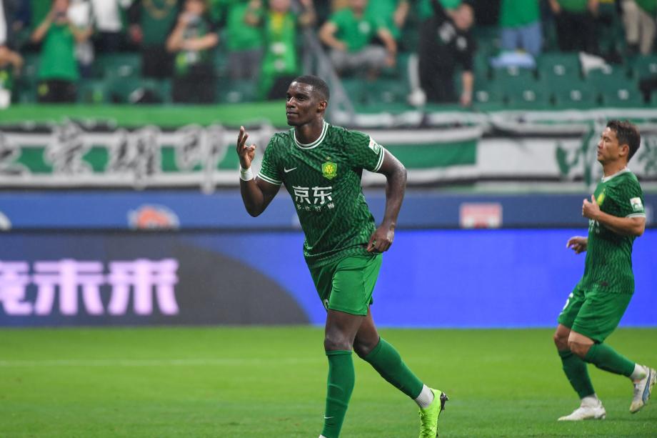 法比奥戴帽王子铭两球 国安8-1狂胜亚泰