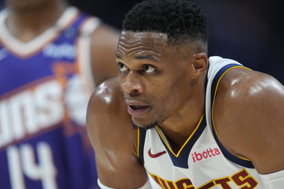 三巨头缺阵约基奇21分准三双 太阳险胜掘金