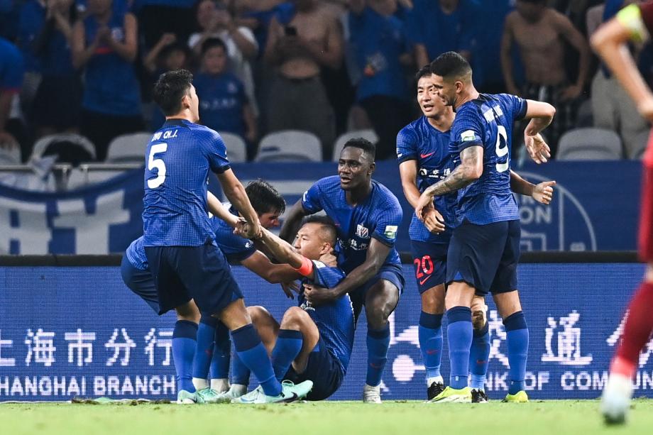 吴曦头球绝杀 申花2-1逆转河南登顶积分榜