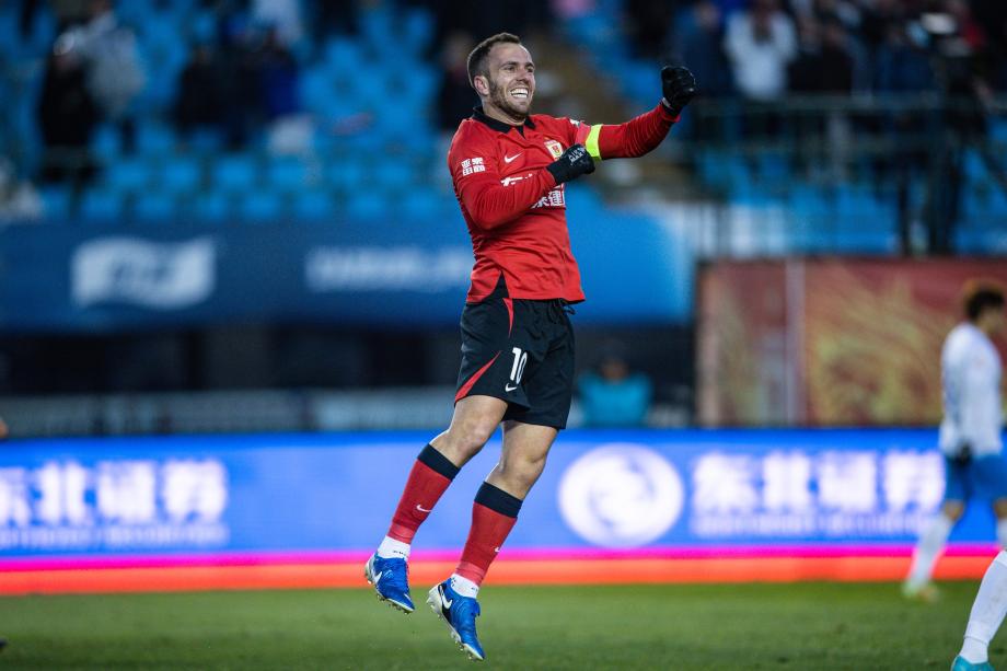 中超-贝里奇梅开二度 亚泰4-0西海岸赢下保级关键战