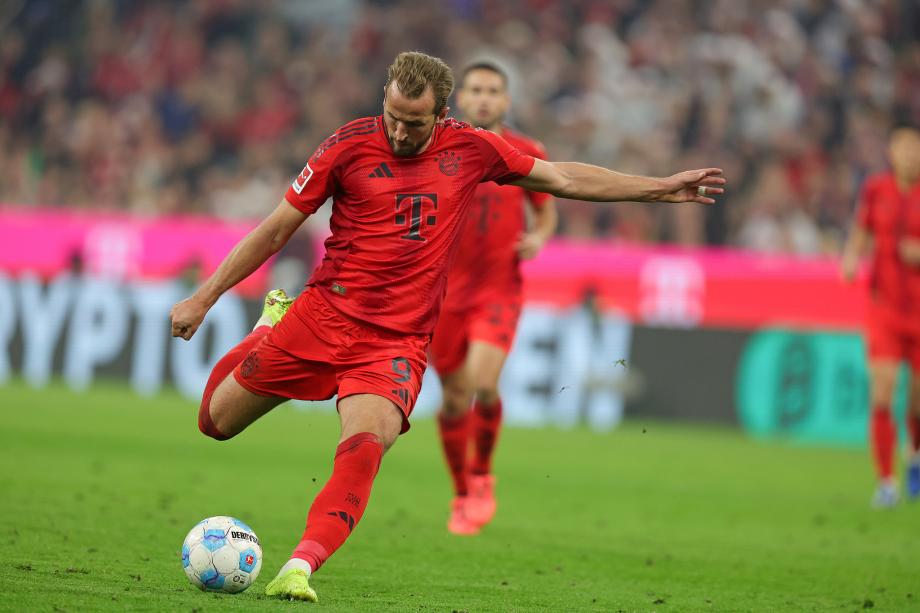 凯恩帽子戏法 拜仁4-0斯图加特登顶榜首