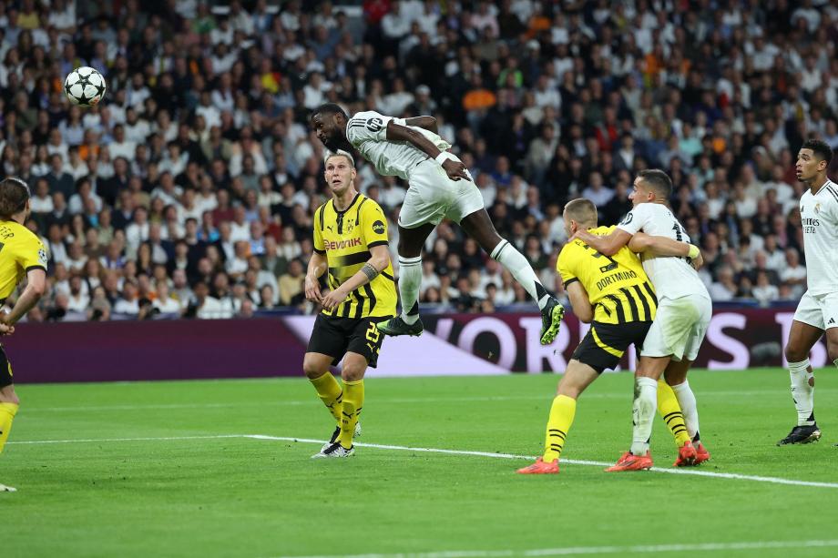 皇马让5-2逆转多特 维尼修斯戴帽巴斯克斯建功