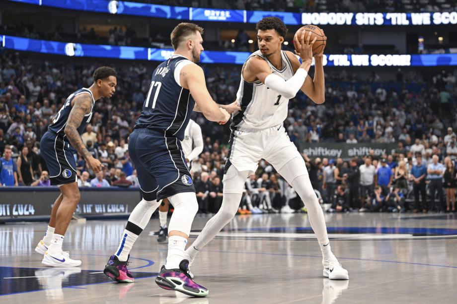 东契奇28+10汤普森22+7 独行侠胜马刺