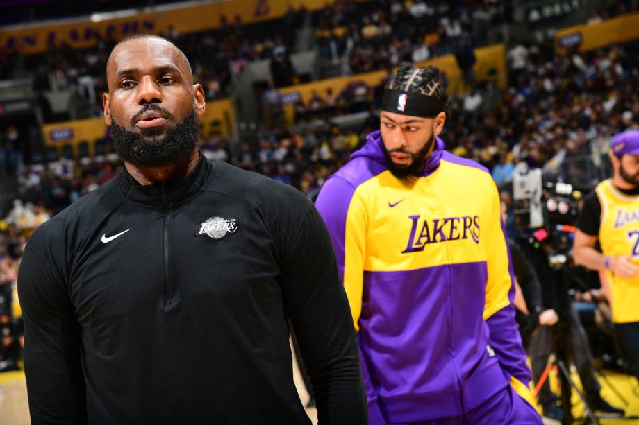 詹眉合砍56分杜兰特30分 湖人22分逆转太阳