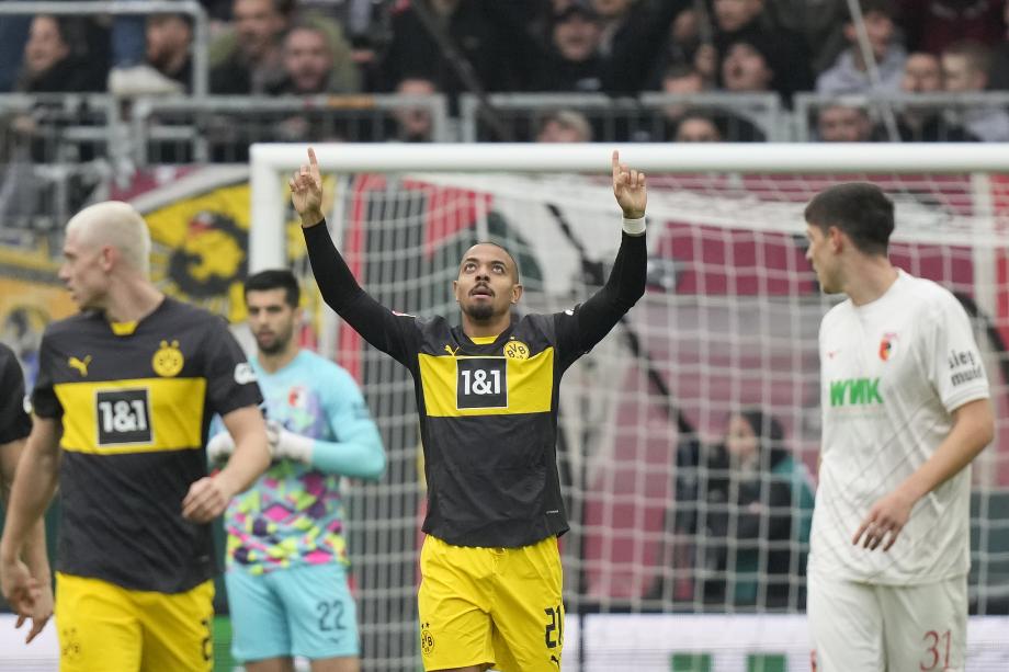 毛里斯梅开二度 十人多特客场1-2奥格斯堡