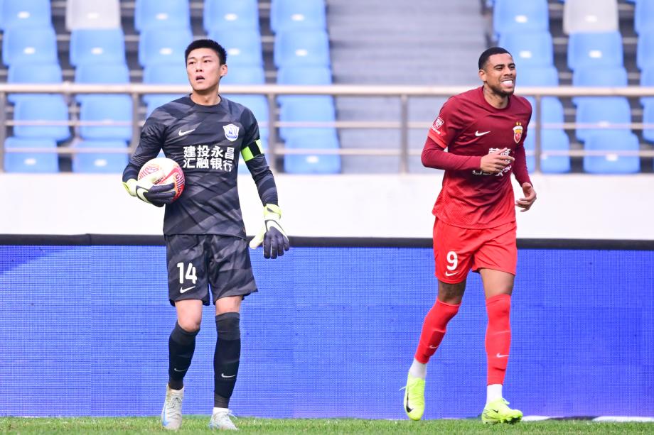 武磊破门 海港1-0沧州登顶积分榜领先申花1分