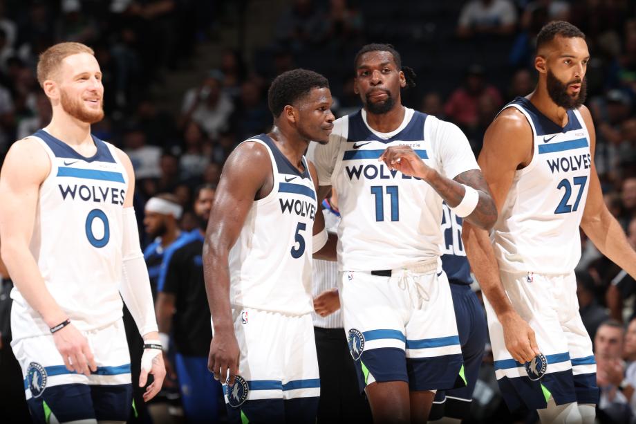 欧文35分爱德华兹空砍37分 独行侠客胜森林狼