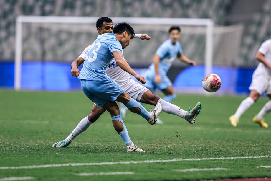 卡尔采夫世界波 深圳新鹏城2-1南通支云成功保级