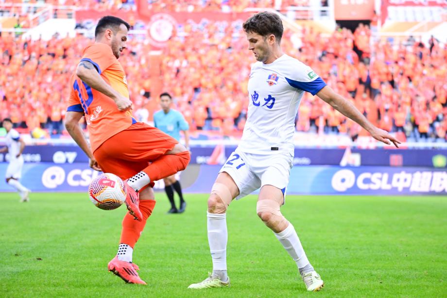 茹子楠科索维奇被罚下场 梅州1-2泰山降入中甲