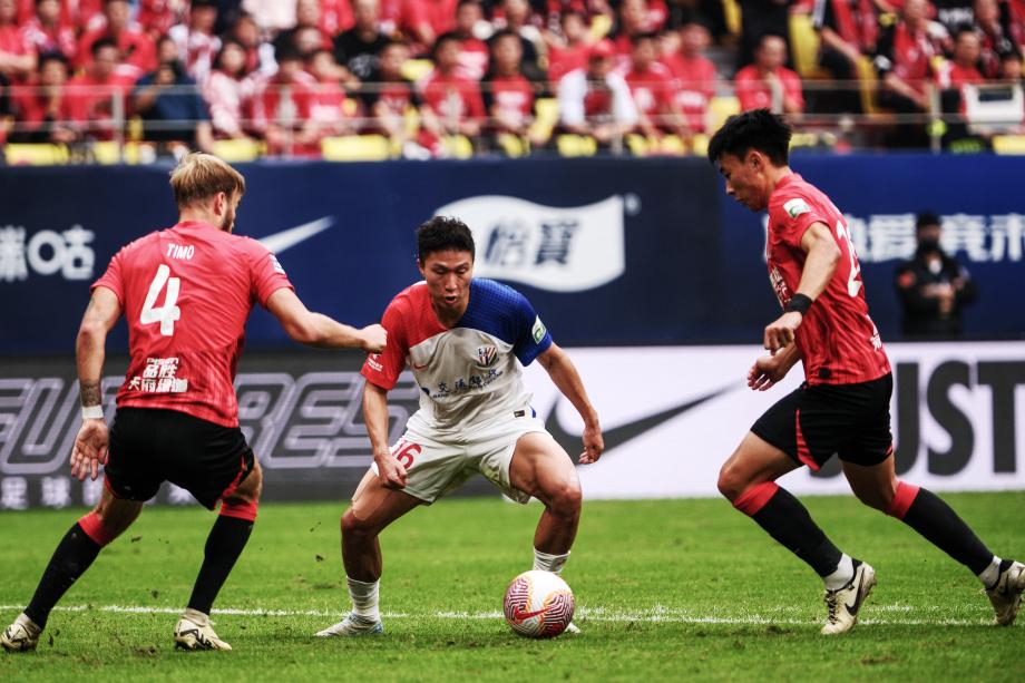 于汉超替补建功 申花2-1逆转蓉城仍无缘冠军