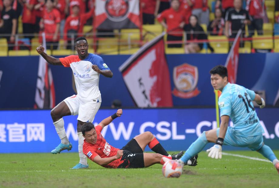 于汉超替补建功 申花2-1逆转蓉城仍无缘冠军