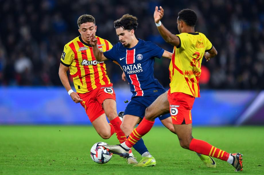 法甲-巴尔科拉助攻登贝莱闪击 巴黎主场1-0朗斯