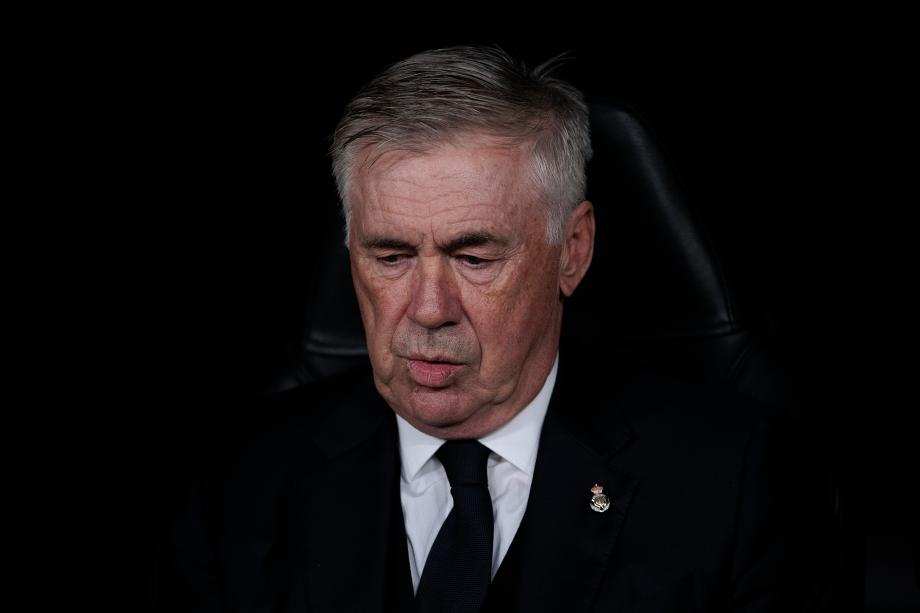 皇马输给米兰 维尼修斯无奈安切洛蒂面无表情