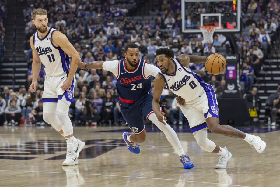 鲍威尔31+12哈登22+8 快船险胜国王