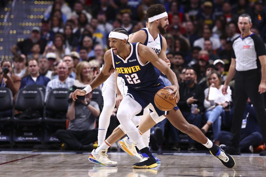 欧文43分约基奇37+18+15 掘金险胜独行侠