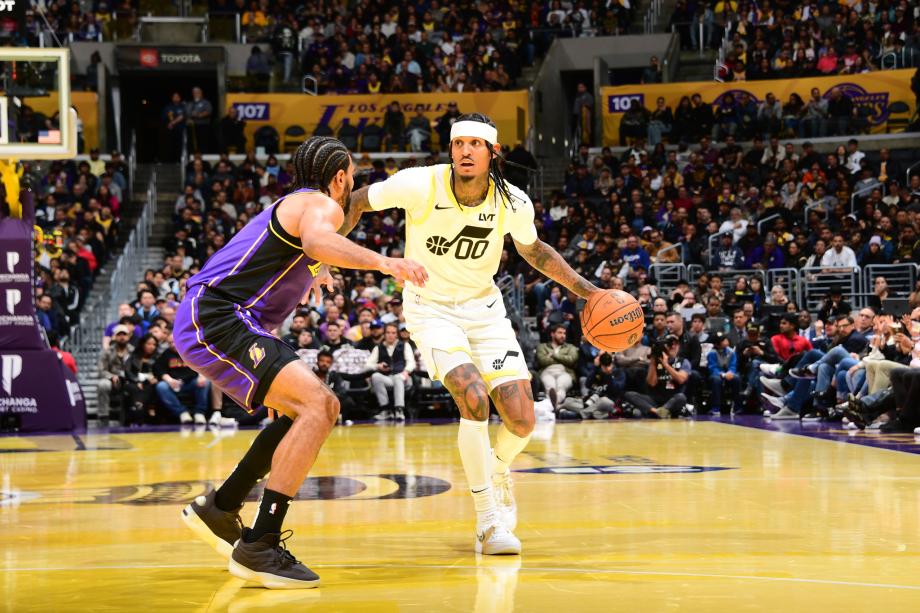 詹姆斯26分12助克内克特37分 湖人力克爵士