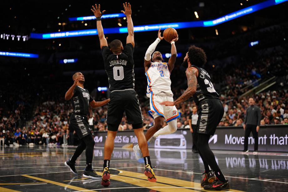 凯尔登22+5亚历山大32+7 马刺击败雷霆