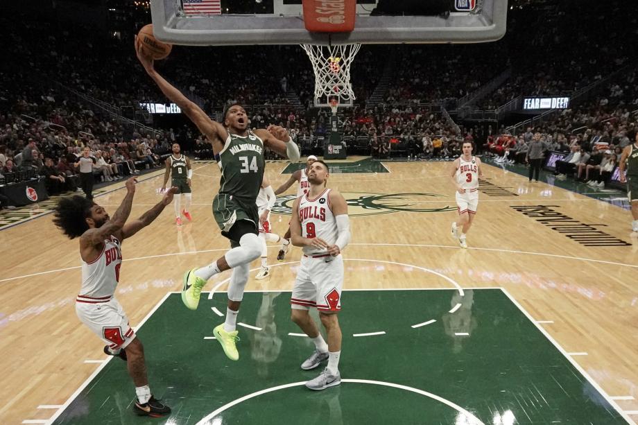 字母哥41+9+8拉文27分 利拉德两双雄鹿轻取公牛