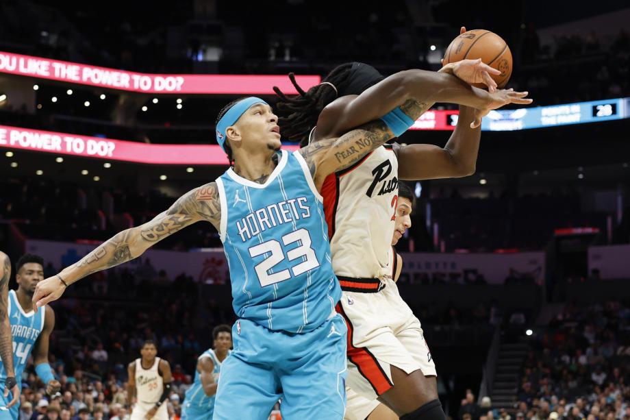 三球35+9坎宁安27分 米勒38分黄蜂加时胜活塞