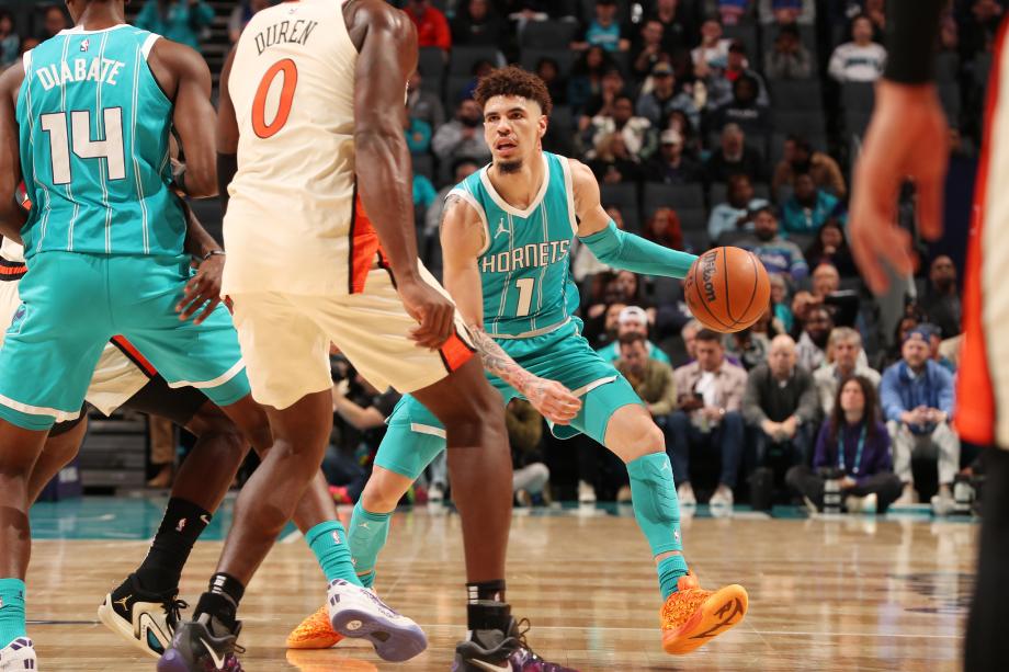 三球35+9坎宁安27分 米勒38分黄蜂加时胜活塞