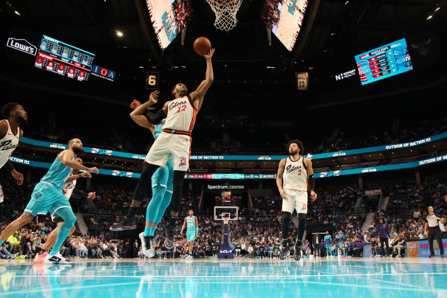 三球35+9坎宁安27分 米勒38分黄蜂加时胜活塞