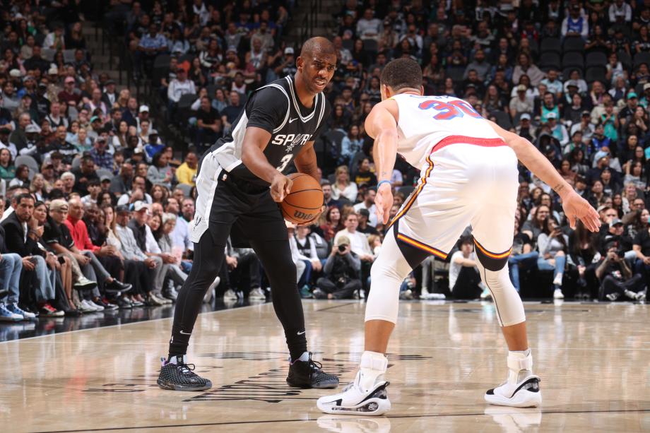 文班25+7+9库里14+7 马刺17分逆转勇士