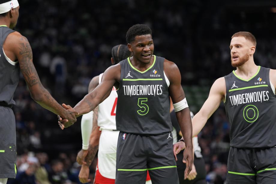 火箭力克森林狼锁定小组第一 提前晋级NBA杯8强