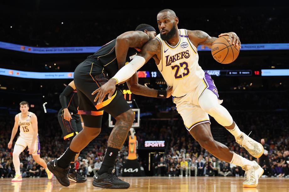 杜兰特复出23分詹姆斯准三双 太阳大胜湖人