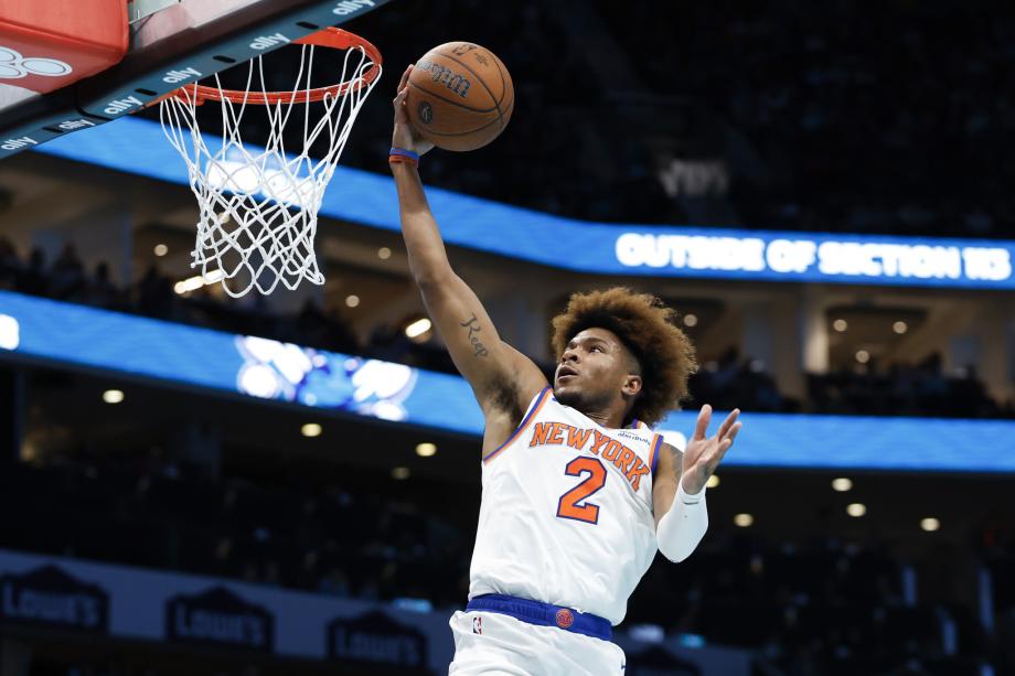 布伦森31+6+6 尼克斯末节逆转1分险胜黄蜂