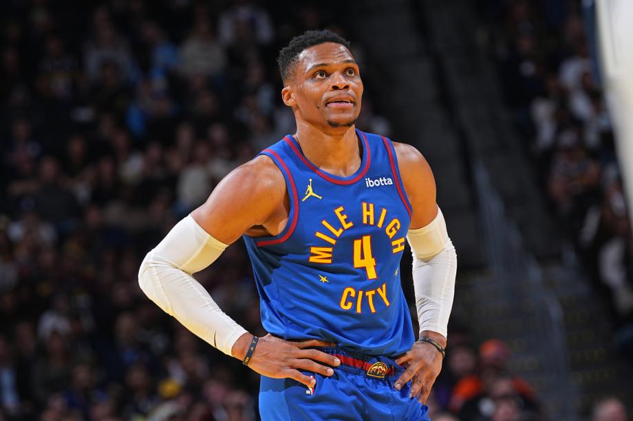 约基奇38+10+6库里24+7+11 掘金逆转送勇士5连败