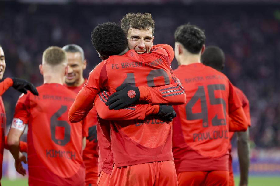 3人传射建功 拜仁慕尼黑主场5-1轻取莱比锡