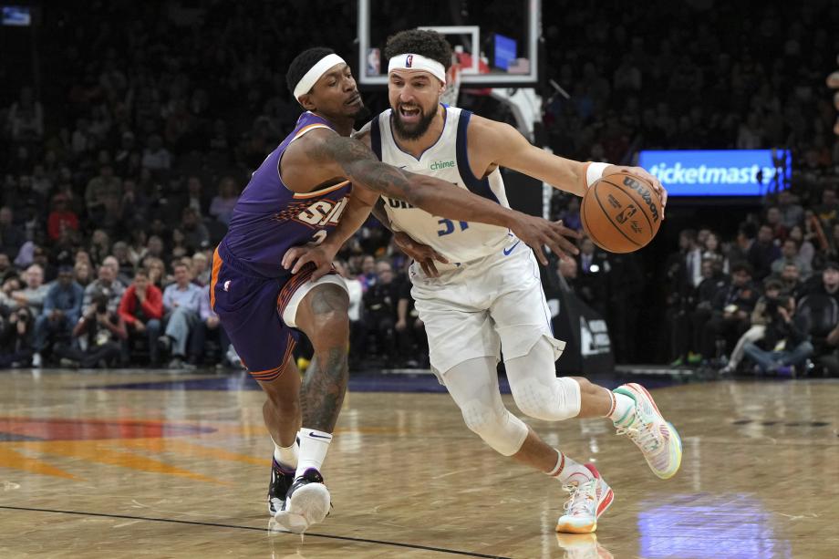 欧文20+5杜兰特空砍35分 独行侠客场战胜太阳