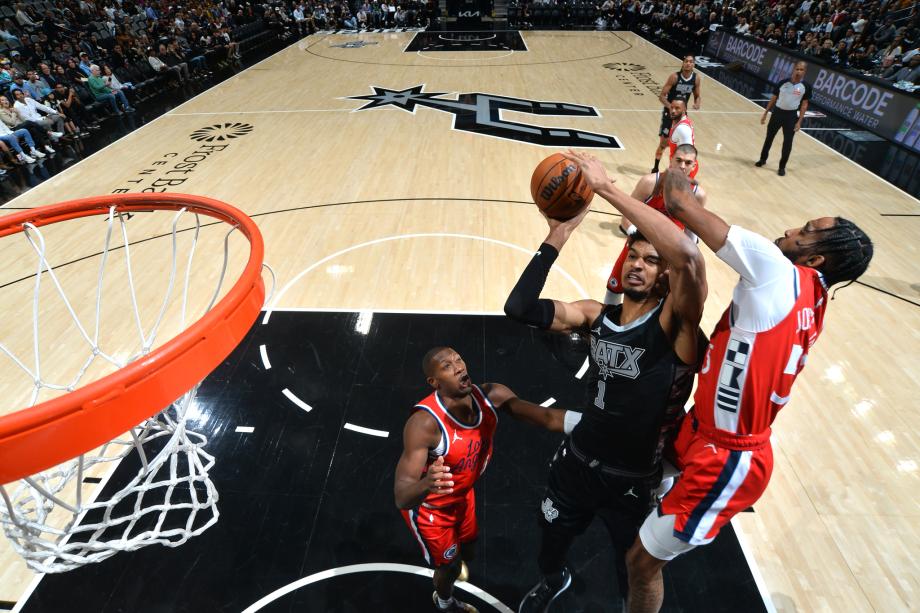 哈登17分文班亚马27+9 快船背靠背惨败马刺