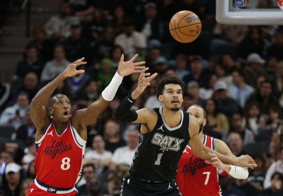 哈登17分文班亚马27+9 快船背靠背惨败马刺