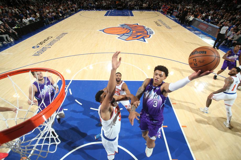 唐斯31+21克拉克森25分 尼克斯轻取爵士9连胜