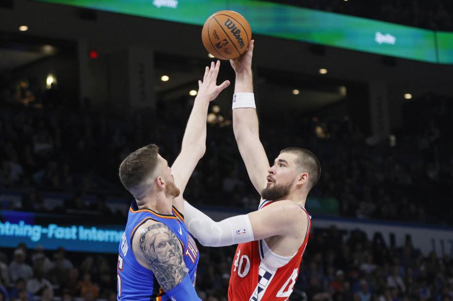 亚历山大29+8鲍威尔低迷 哈登缺阵雷霆胜快船