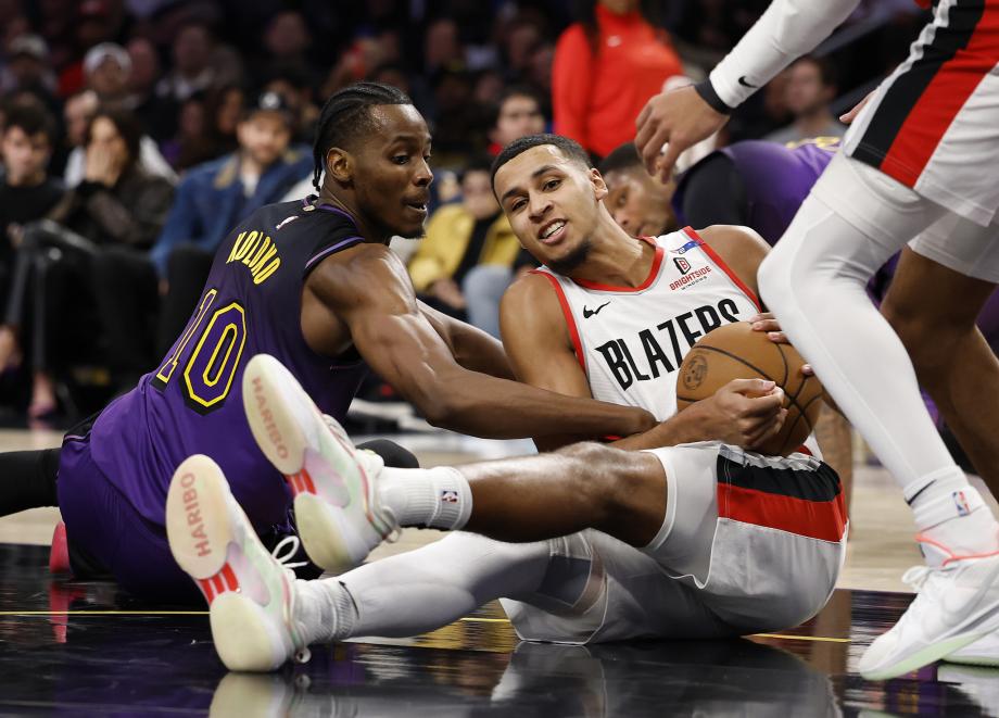 詹姆斯38+8西蒙斯23分 浓眉缺阵湖人胜开拓者