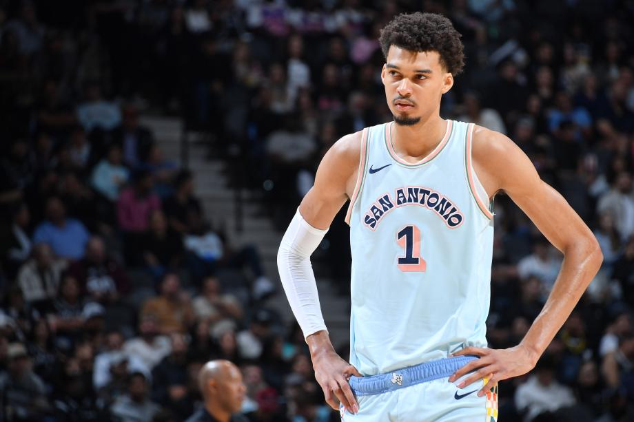 约基奇46+9+10文班20+23 掘金背靠背擒马刺