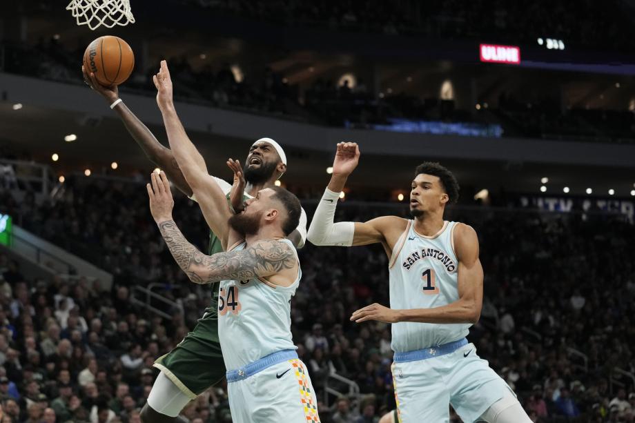 字母哥25+16+8文班亚马10+10 雄鹿轻取马刺