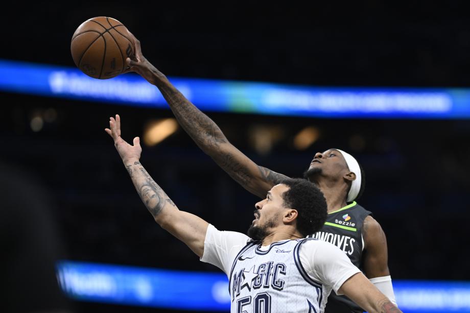 爱德华兹21+7兰德尔23+10 森林狼擒魔术迎3连胜