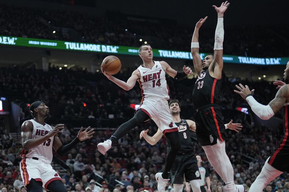 NBA-希罗32+5+5 热火6人上双灼伤开拓者取3连胜