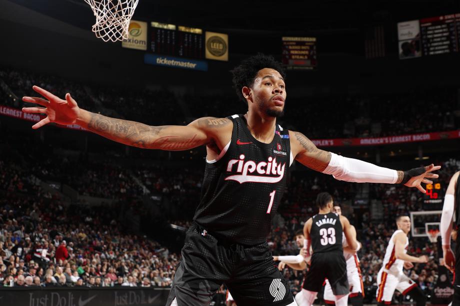 NBA-希罗32+5+5 热火6人上双灼伤开拓者取3连胜