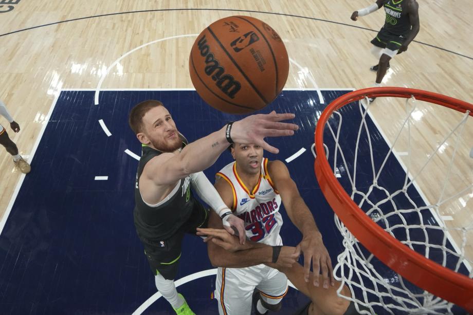 库里31+8爱德华兹28+8 勇士1分险胜森林狼