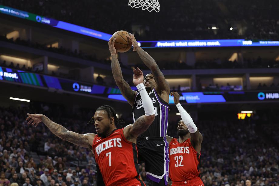 德罗赞31分格林28分 小萨20+14国王险胜火箭