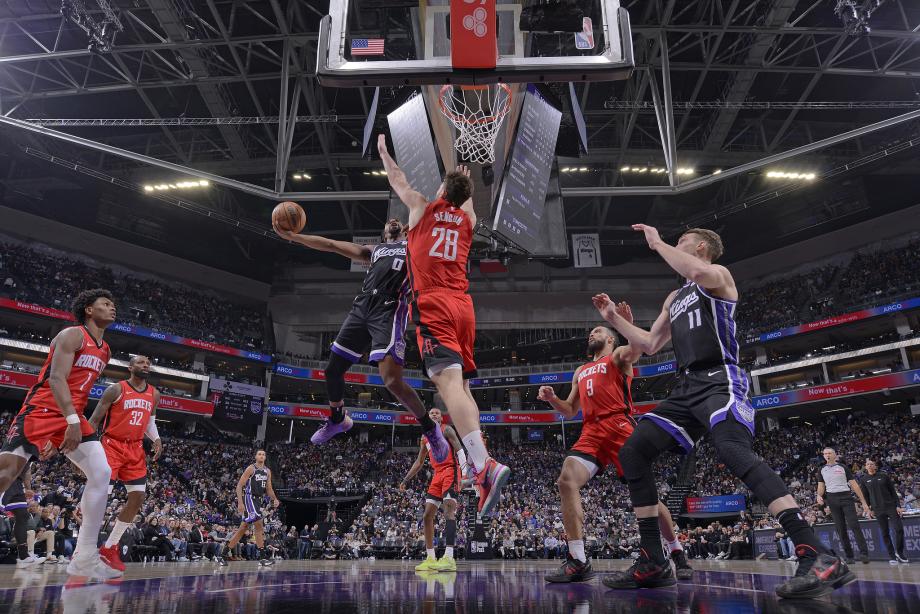 德罗赞31分格林28分 小萨20+14国王险胜火箭