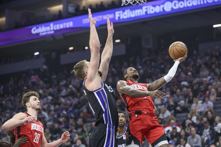 德罗赞31分格林28分 小萨20+14国王险胜火箭