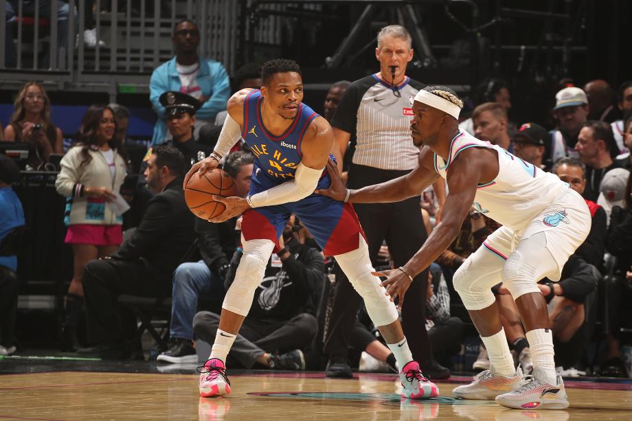 约基奇三双 掘金客场力克热火