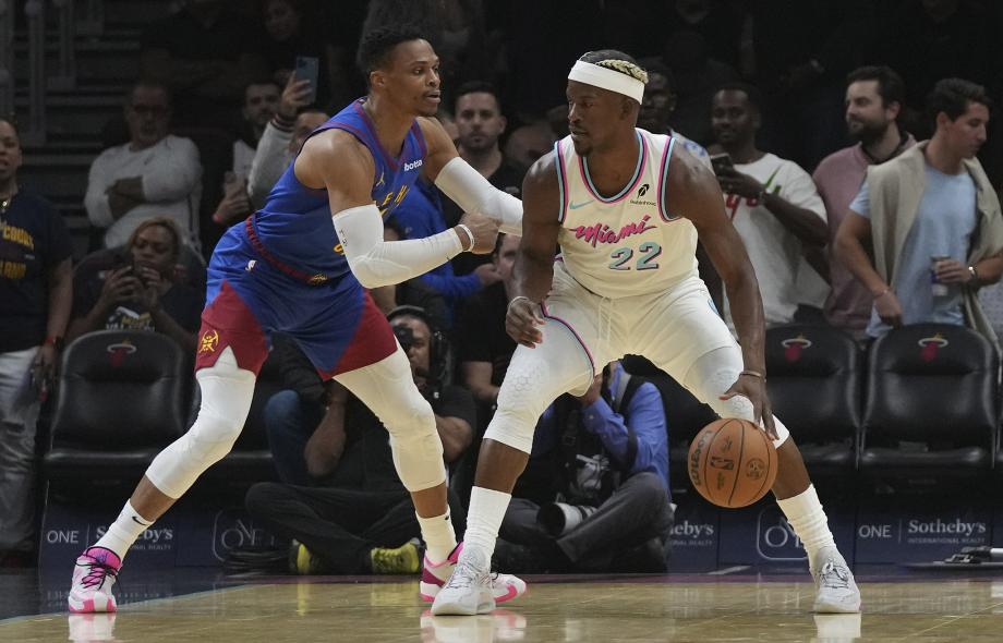 约基奇三双 掘金客场力克热火